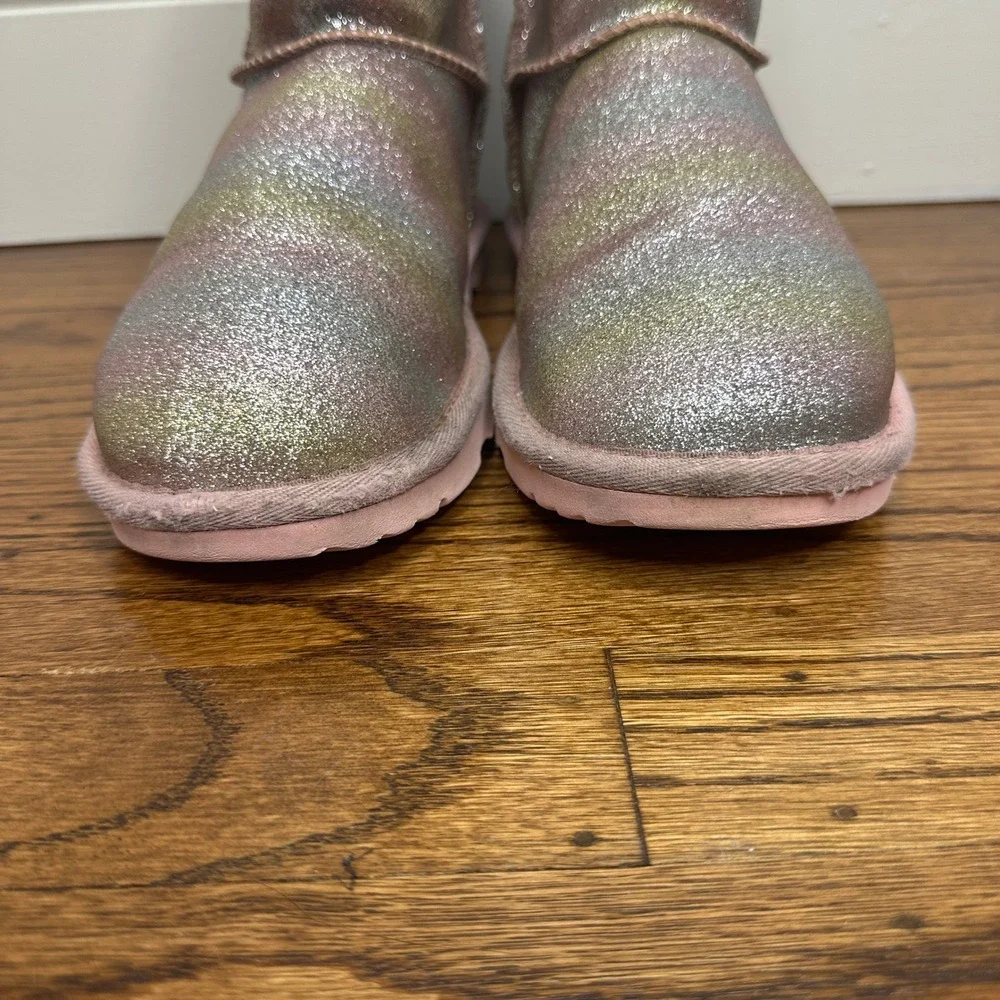 UGG Kids Classic II Glitter Boots Rainbow Pink Kids Size 5 Style 1130784K